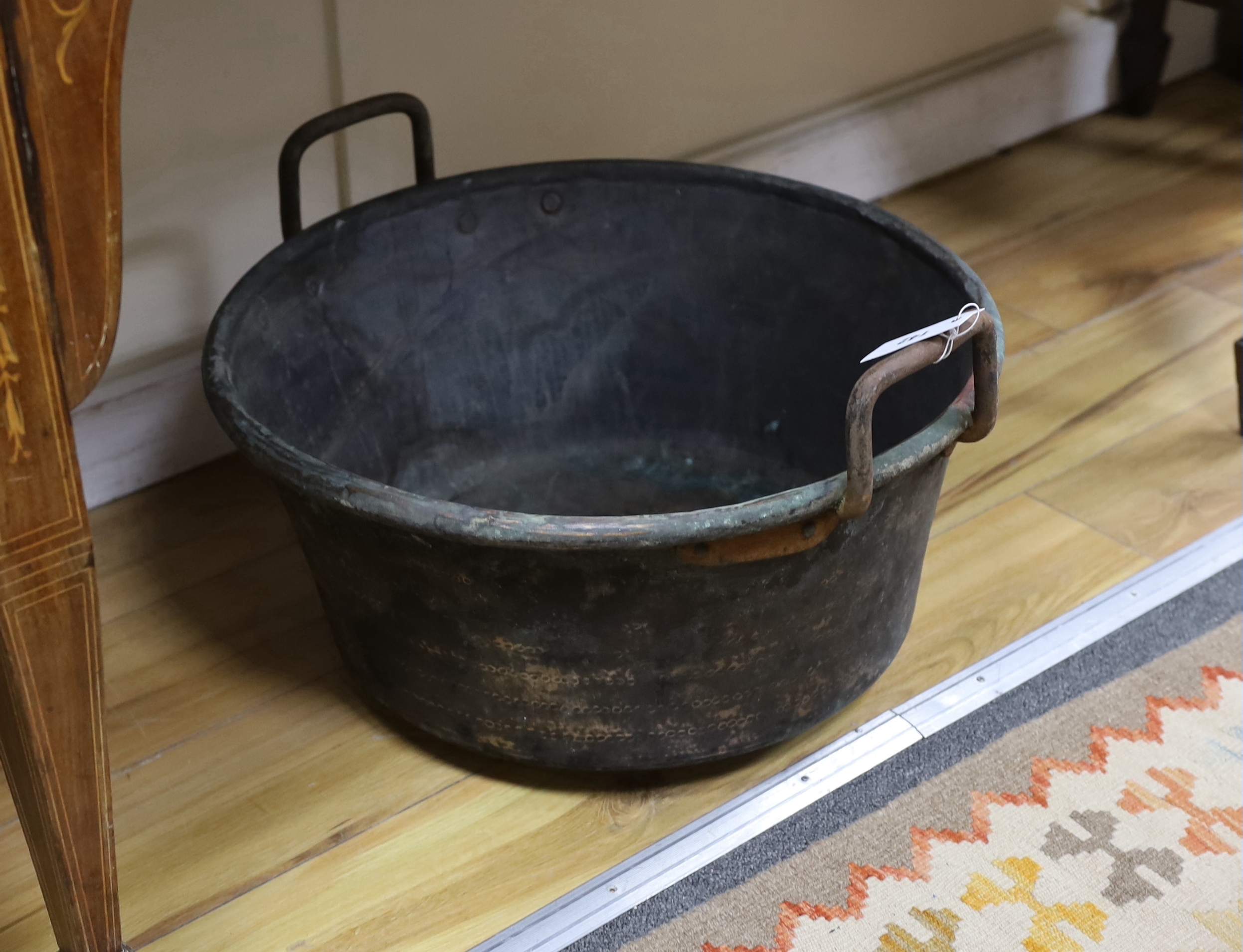 A Victorian circular copper pan, diameter 53cm, height 33cm
